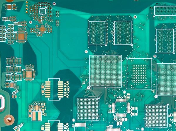 2 pakopų HDI didelio tankio plokštė