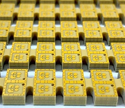Daugiapakopė aklina skylė PCb
